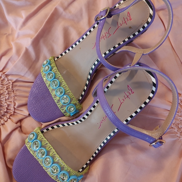 Betsy Johnson Hobo Wedge Multicolor Rhinestone Sandals SZ 8M - Picture 3 of 6
